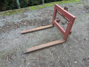 Tomlin Mounted Pallet Mover 2